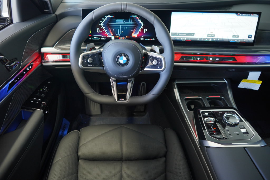 Used 2026 BMW 740i w/ Premium Package RWD image 16