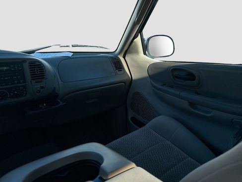 Used 2003 Ford F150 XLT image 23