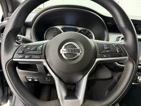Used 2019 Nissan Kicks S w/ Interior Electronics Package image 9