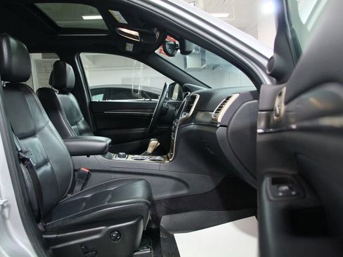 Used 2017 Jeep Grand Cherokee Limited AWD/4WD image 20
