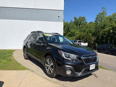 Used 2019 Subaru Outback 2.5i Limited AWD/4WD image 1