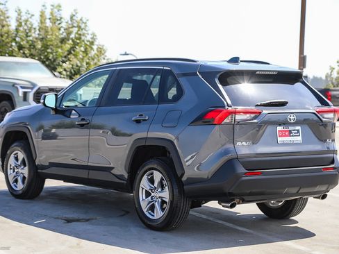 Used 2025 Toyota RAV4 XLE FWD image 7