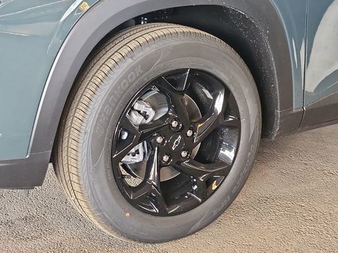 New 2026 Chevrolet Trax LT w/ Driver Confidence Package FWD image 4