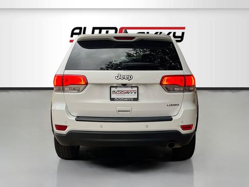 Used 2019 Jeep Grand Cherokee Laredo image 6