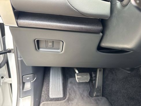Used 2025 Land Rover Range Rover SE AWD/4WD image 34