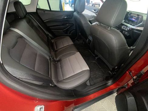 Used 2024 Chevrolet Trax LT w/ Driver Confidence Package FWD image 32