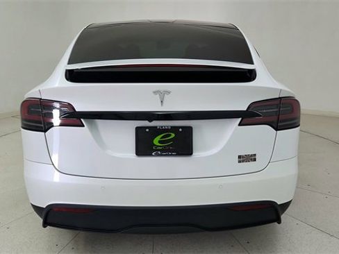 Used 2022 Tesla Model X Plaid image 5