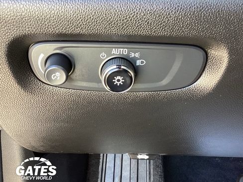 Used 2022 Chevrolet Traverse Premier AWD/4WD image 27