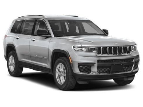 Used 2025 Jeep Grand Cherokee L Limited w/ Black Appearance Package AWD/4WD image 6