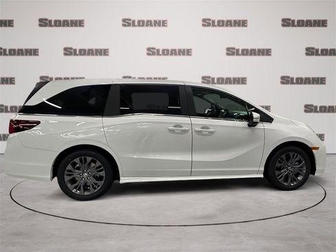 New 2026 Honda Odyssey Touring image 6