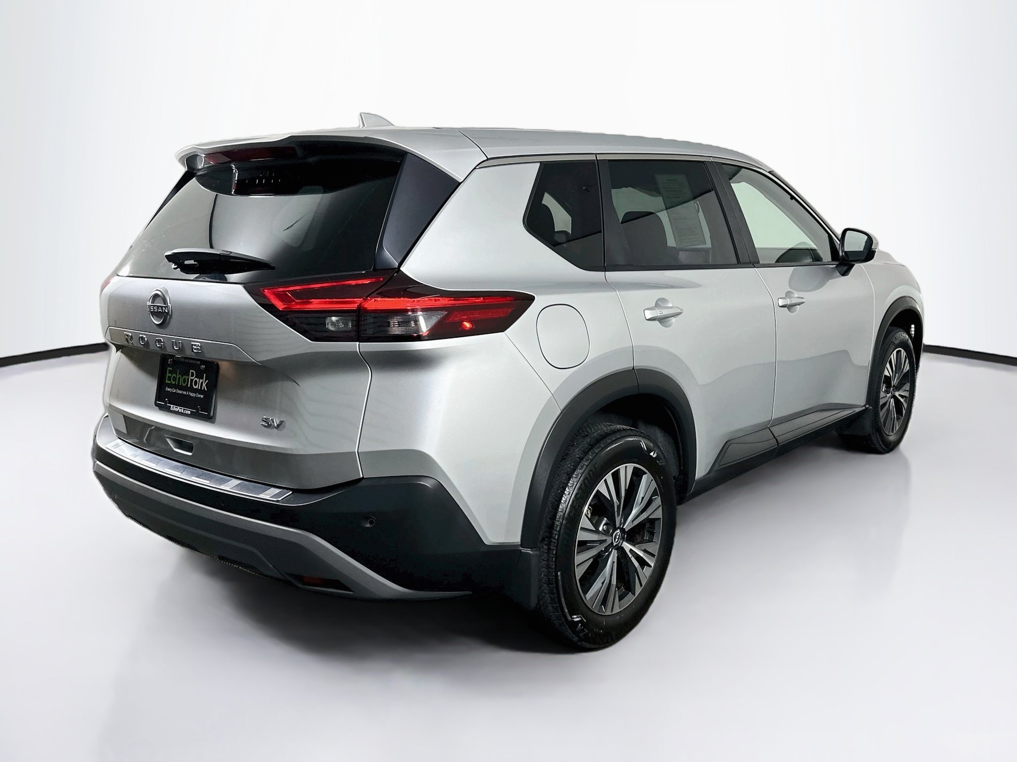 Used 2023 Nissan Rogue SV FWD image 9