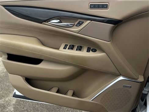 Used 2020 Cadillac Escalade Platinum image 25