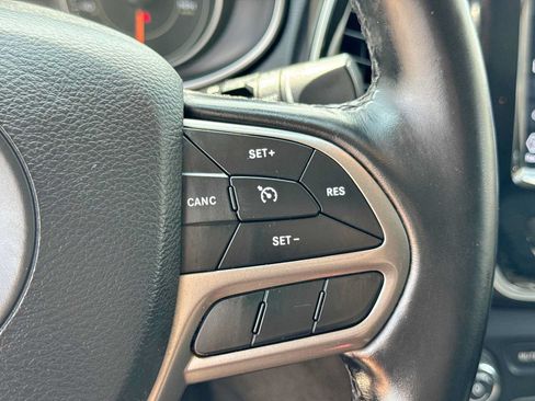 Used 2020 Jeep Cherokee Limited AWD/4WD image 23