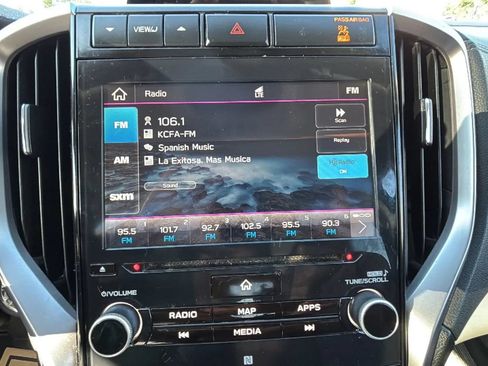 Used 2019 Subaru Ascent Touring w/ Popular Package #3 AWD/4WD image 16