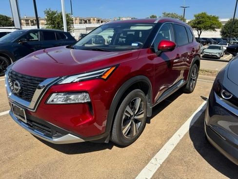 Used 2023 Nissan Rogue Platinum w/ Platinum Premium Package FWD image 3