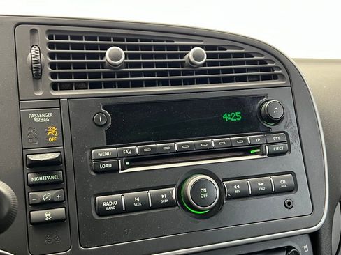 Used 2007 Saab 9-3 2.0T w/ Premium 17 Pkg image 16