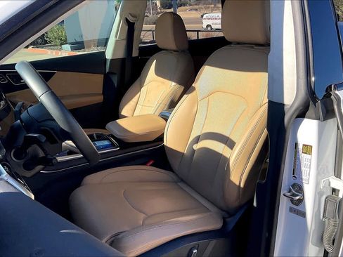 Used 2020 Audi Q8 Prestige w/ Prestige Package image 7