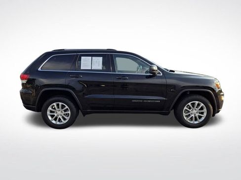 Used 2021 Jeep Grand Cherokee Laredo AWD/4WD image 2