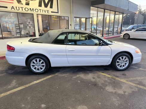 Used 2005 Chrysler Sebring GTC w/ Security Group image 8