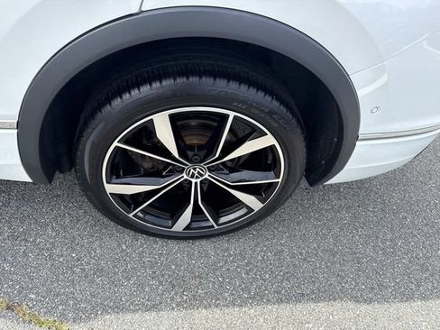 Used 2022 Volkswagen Tiguan SEL R-Line image 16