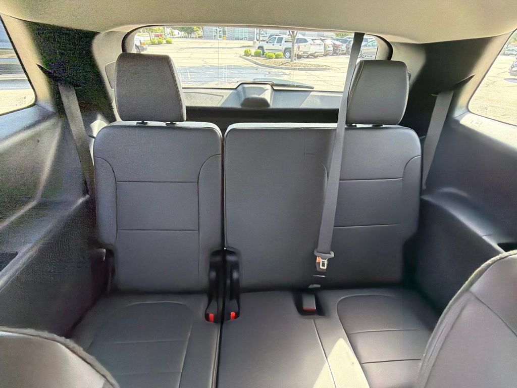 Used 2021 Chevrolet Traverse LT w/ LT Premium Package AWD/4WD image 41