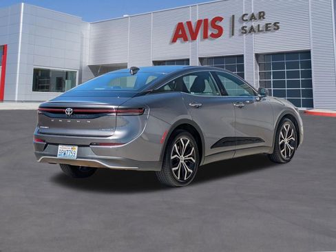 Used 2024 Toyota Crown image 6