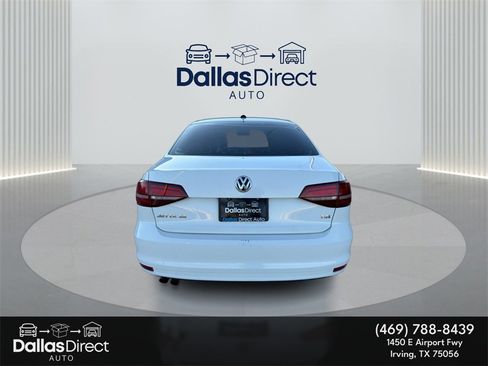 Used 2017 Volkswagen Jetta Wolfsburg Edition image 7