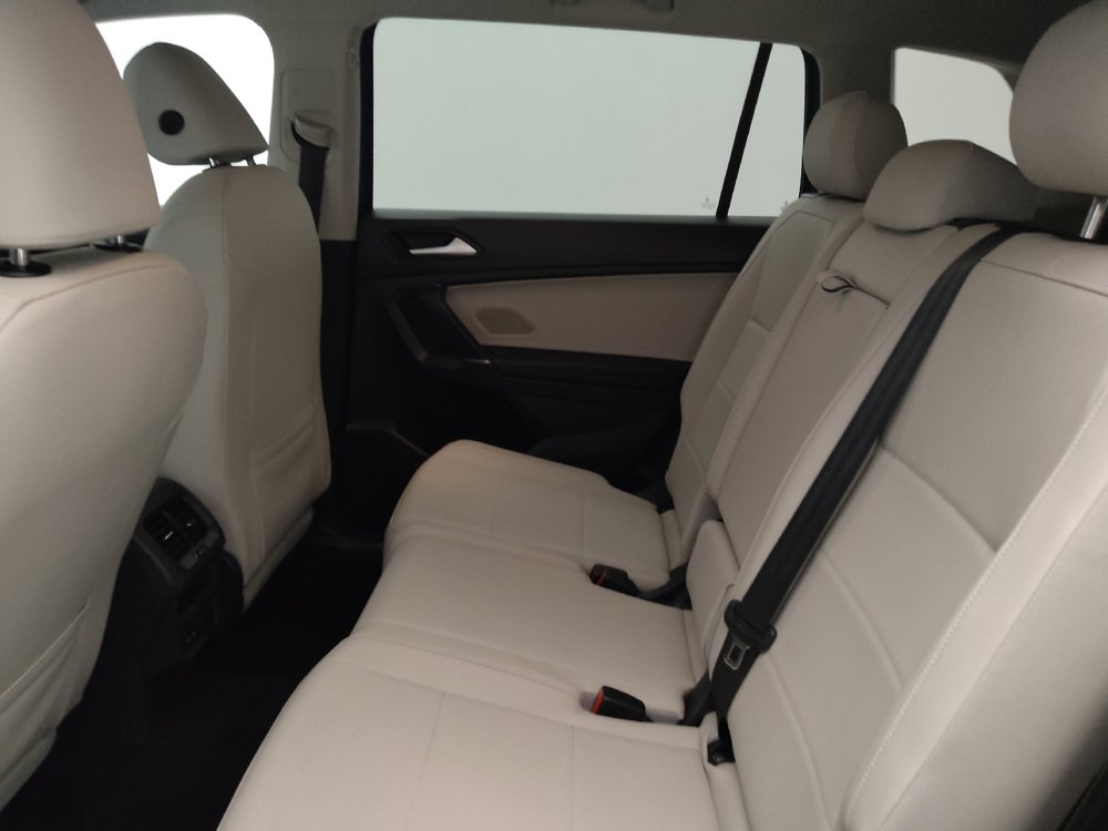 Used 2020 Volkswagen Tiguan SE w/ 3rd Row Seat Package AWD/4WD image 18