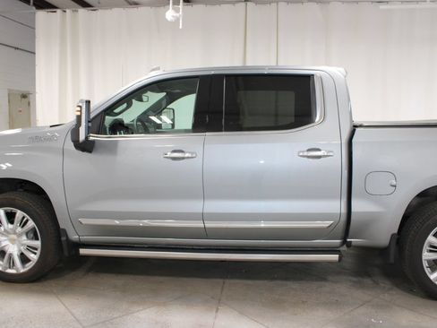 Used 2025 Chevrolet Silverado 1500 High Country w/ High Country Premium Package AWD/4WD image 6