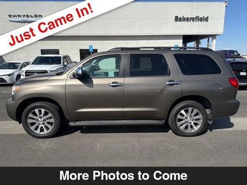 Used 2017 Toyota Sequoia Limited w/ Safety & Convenience Package AWD/4WD image 2