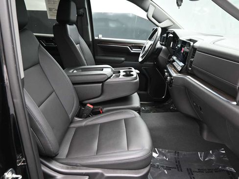 Used 2023 Chevrolet Silverado 1500 LT w/ Leather Package AWD/4WD image 33