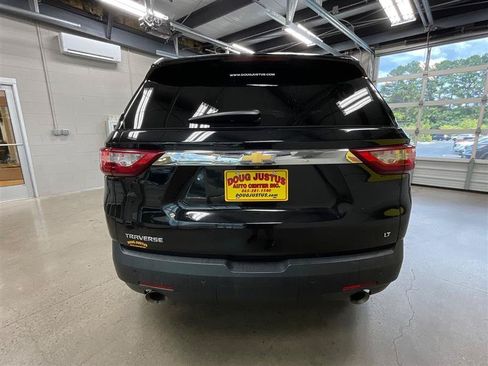 Used 2019 Chevrolet Traverse LT FWD image 4
