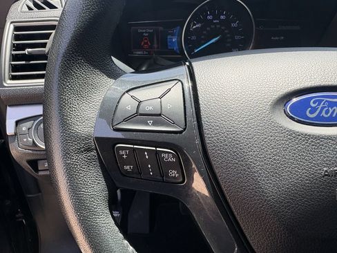 Used 2018 Ford Explorer XLT w/ Equipment Group 202A FWD image 14