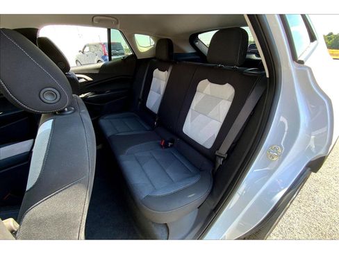 Used 2025 Chevrolet Trax LS image 23