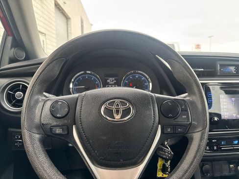 Used 2017 Toyota Corolla LE image 17