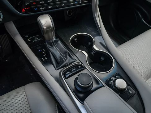 Used 2018 Lexus RX 350L FWD w/ Accessory Package image 19