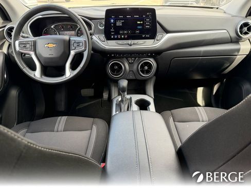 Used 2025 Chevrolet Blazer LT FWD image 18