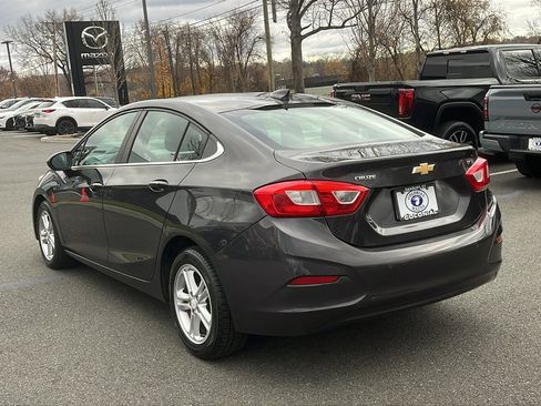 Used 2017 Chevrolet Cruze LT w/ Convenience Package image 4