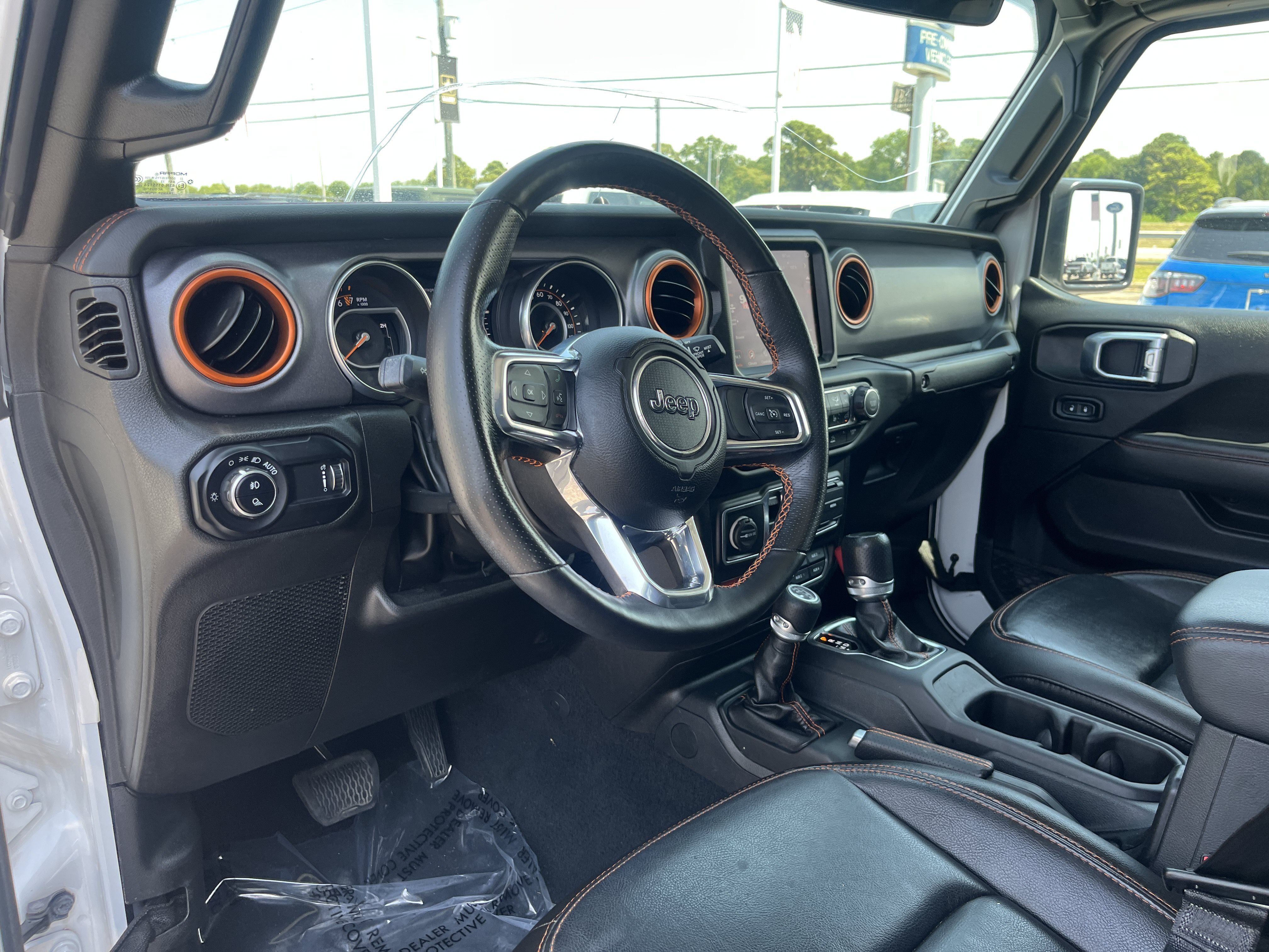 Used 2023 Jeep Gladiator Mojave w/ LED Lighting Group AWD/4WD image 13
