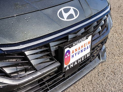 New 2025 Hyundai Elantra Limited w/ Cargo Package image 5