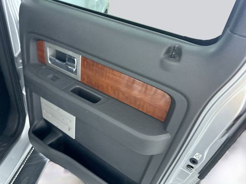 Used 2010 Ford F150 Lariat image 28