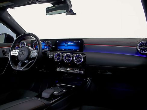 Used 2022 Mercedes-Benz CLA 250 image 14