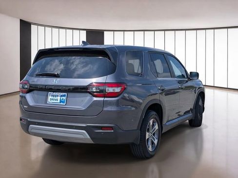 Used 2025 Honda Pilot EX-L image 18