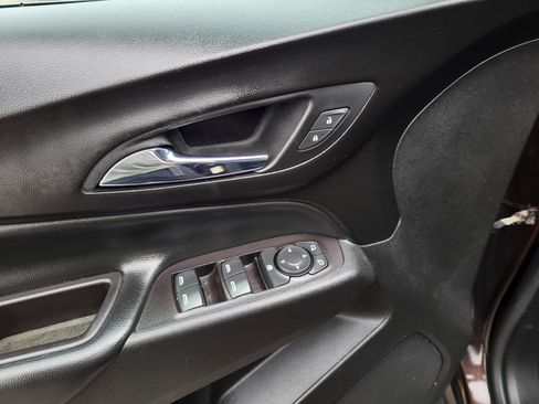 Used 2020 Chevrolet Equinox LT FWD image 16