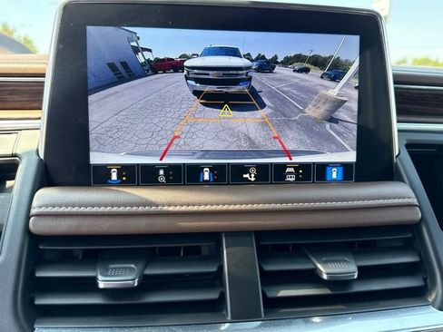 Used 2021 Chevrolet Suburban High Country w/ Premium Package RWD image 8