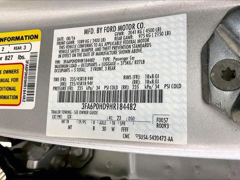 Used 2017 Ford Fusion SE w/ Equipment Group 201A image 29