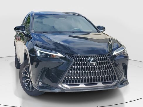 Used 2024 Lexus NX 250 FWD image 2