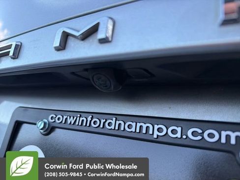 Used 2019 Toyota Camry SE image 11