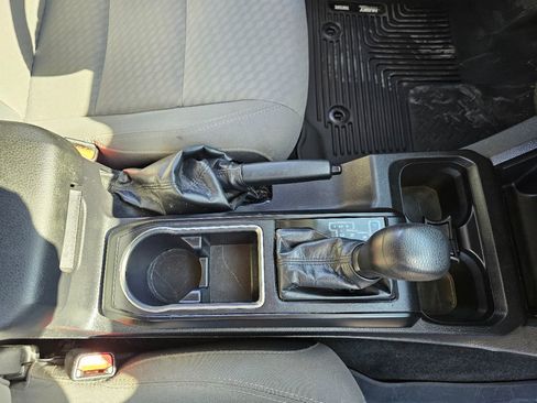 Used 2022 Toyota Tacoma SR image 10