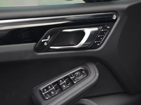 Certified 2026 Porsche Macan Turbo AWD/4WD image 14